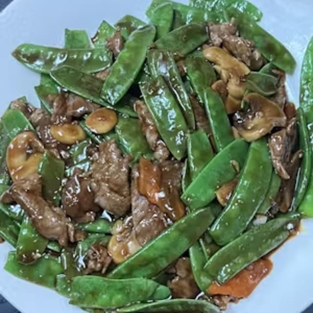 Sliced Beef with Snow Peas.